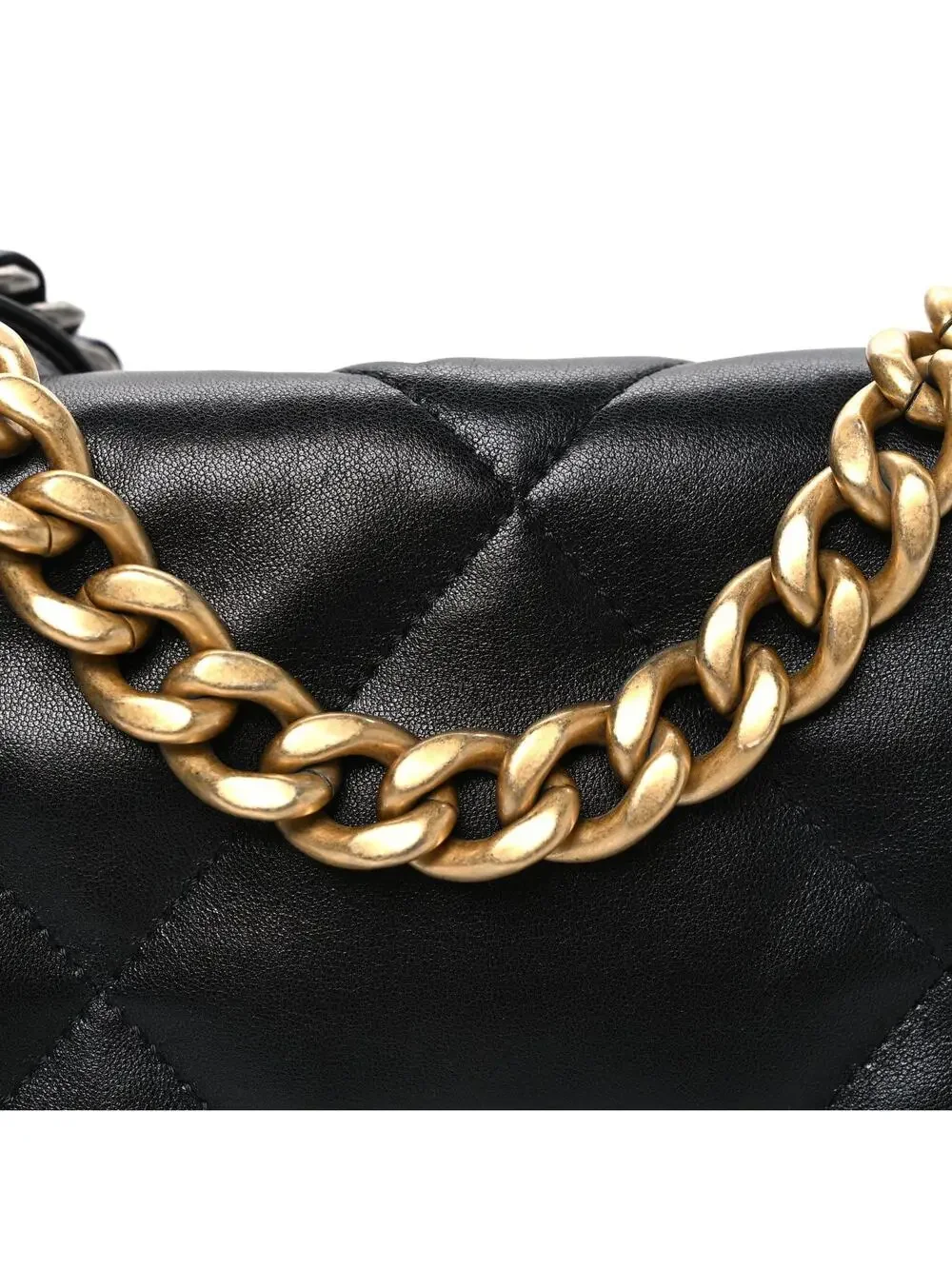 Lambskin Quilted Medium Chanel 19 Flap #300549C50B